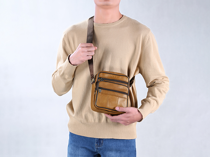 CZB0276 Bag Man