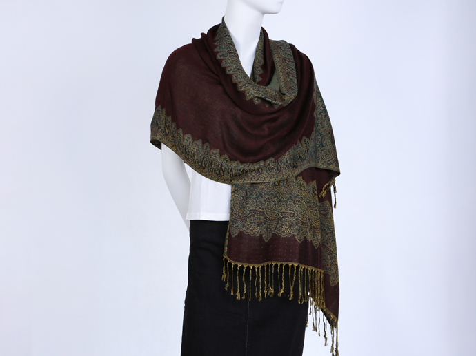 XS13414 Scarf Lady