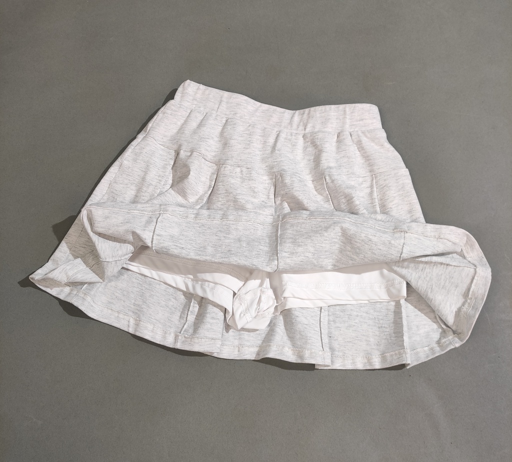 KGK21144 Pleated Skirt Girl