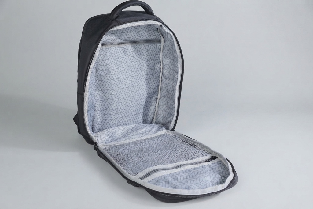 CSB3426 Backpack Man