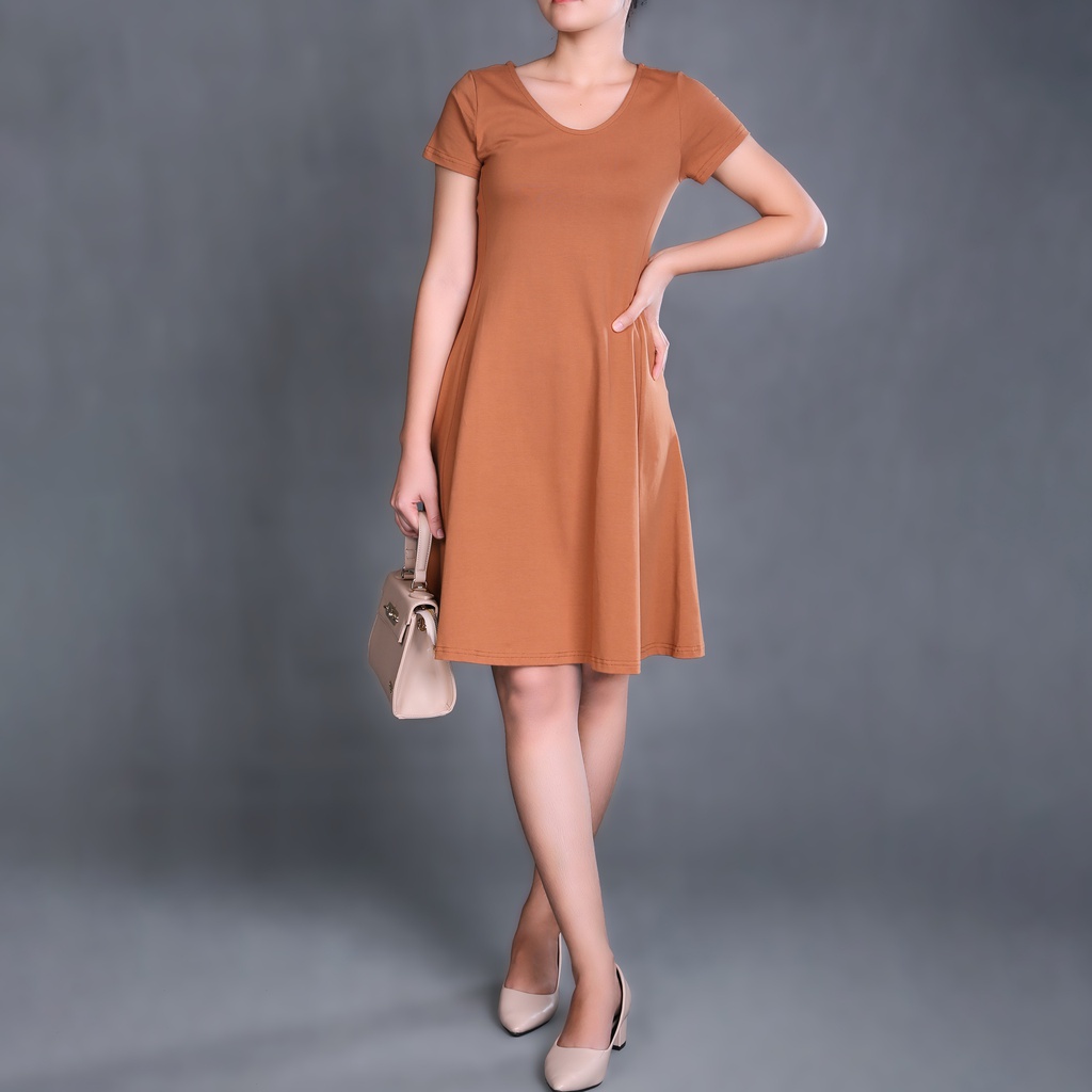 XL213066 Plain Dress Lady